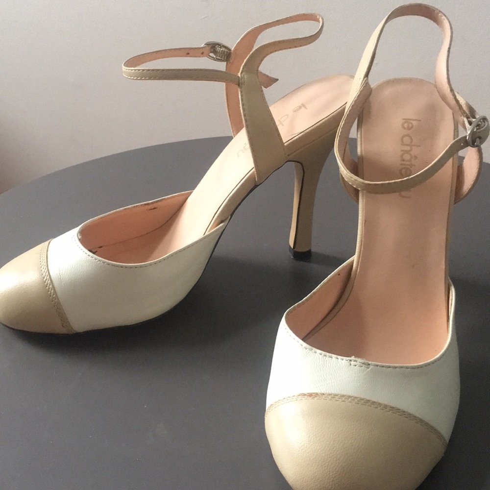 5$ with bundle 💜 Cute closed toes sling back heels